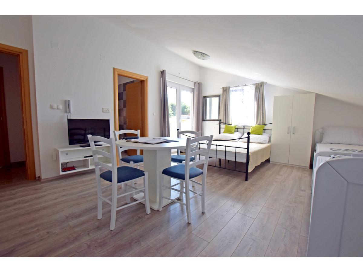 Apartman Branka Стариград-Паклениця Екстер'єр фото